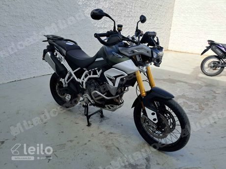Triumph Tiger em leilao em Eusébio/CE
