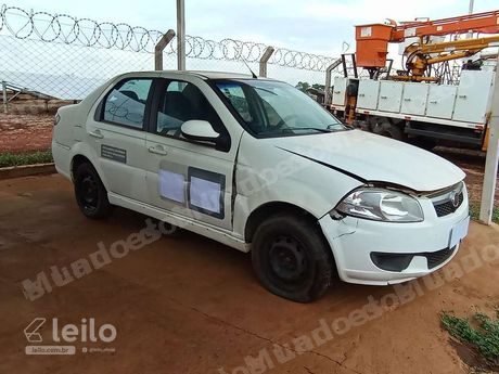 Fiat Siena em leilão em Trindade/GO