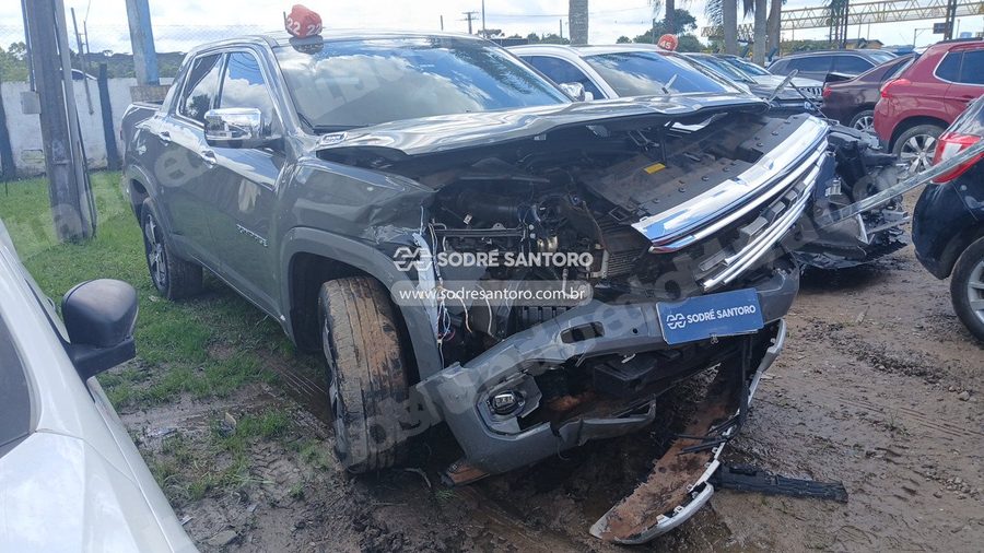 Rampage Laramie Ds 2025 em leilão em São José dos Pinhais/PR