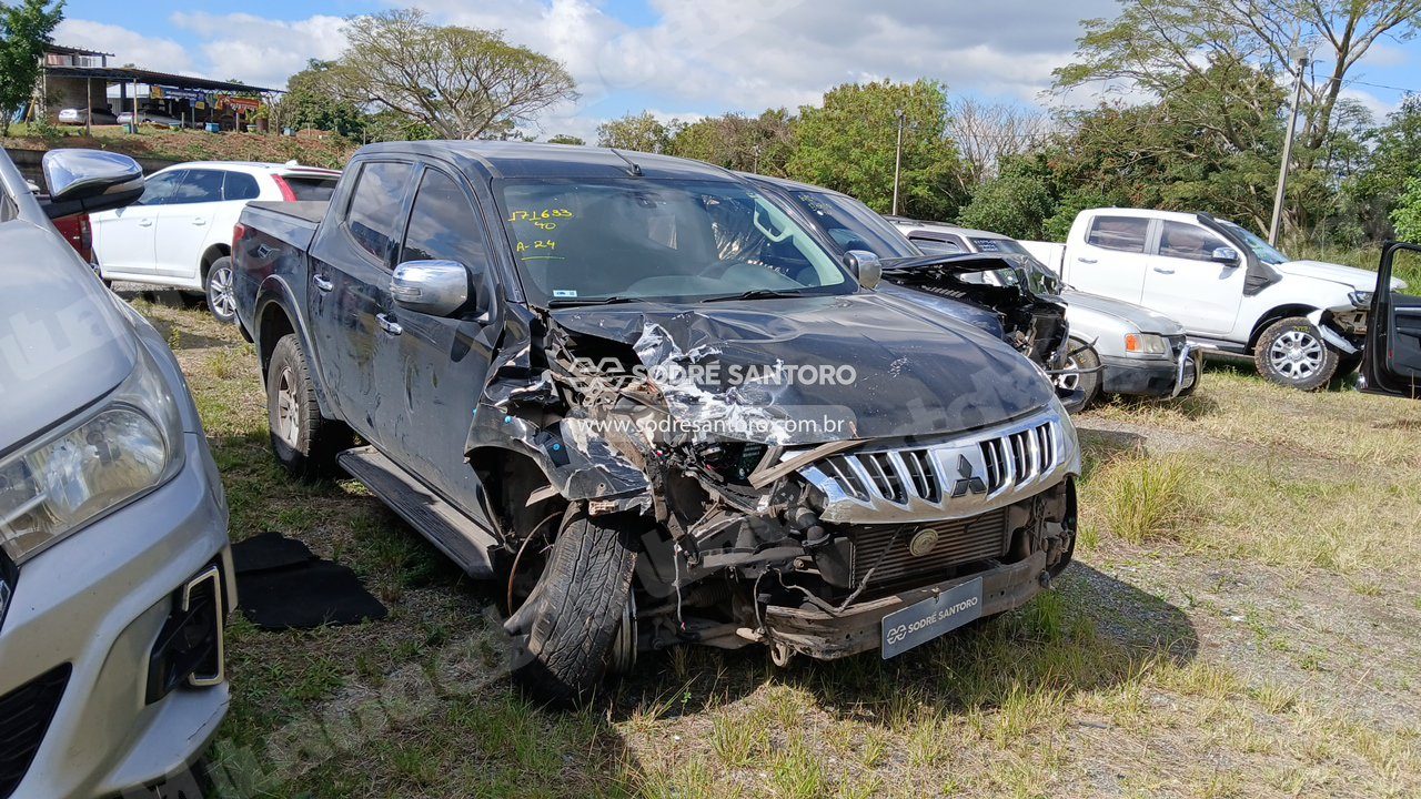 Mitsubishi Triton Sport Hpe Top 2018 em leilao em Monte Mor/SP