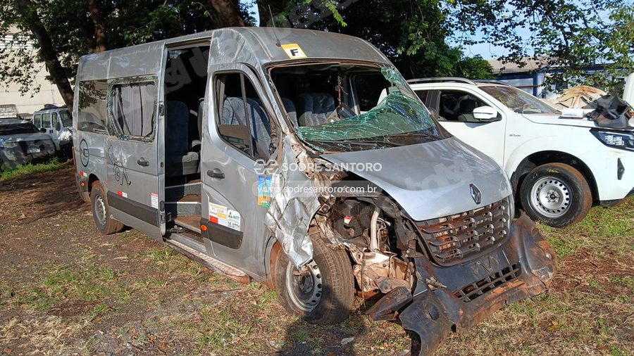 Renault Mast Mart 2014 em leilão em Ribeirão Preto/SP