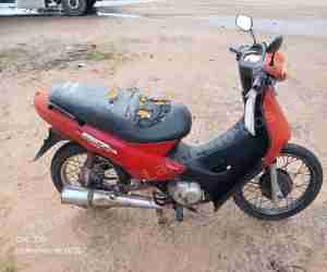 Honda C100 em leilão em Brasil - Lote 3