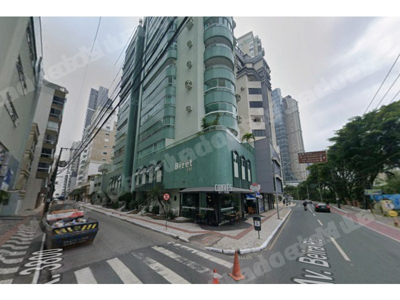 Apartamento em leilao em Balneário Camboriú Curitiba/PR