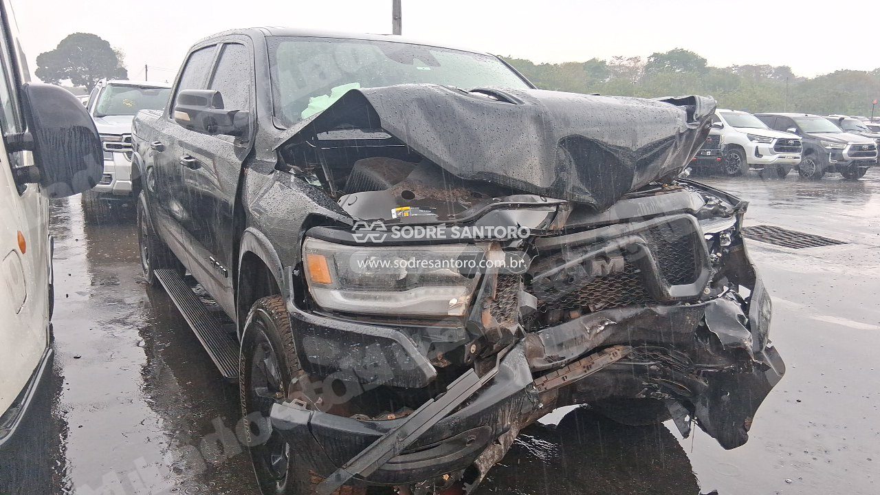Ram 1500 Rebel Hemi 2022 em leilão em Brasil