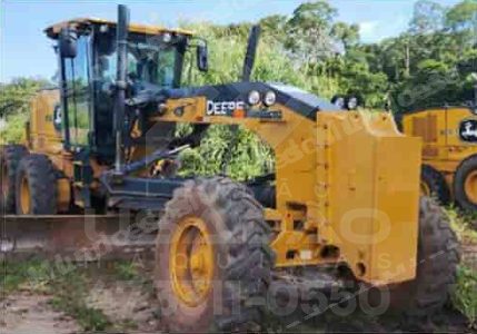 Máquina agrícola 2023 em leilão em Monte Alegre/PA