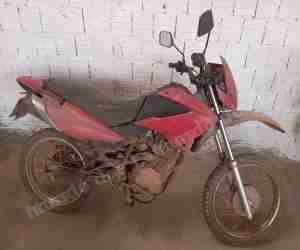 Honda 2004 em leilao em Bros/ES