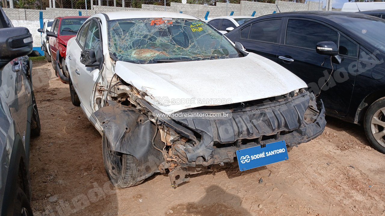 Renault em leilao em São José dos Pinhais/PR