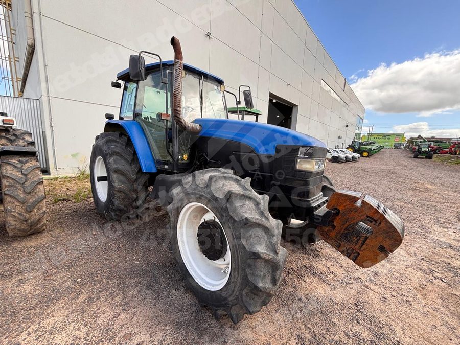 Máquina agrícola 2002 em leilão em Arroio Grande/RS