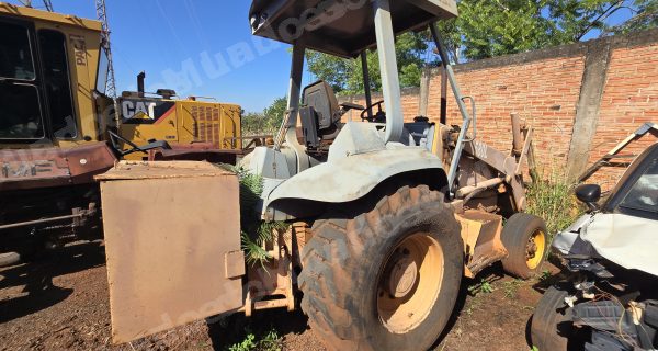 Máquina agrícola em leilão em Itambaracá/PR - Lote 4