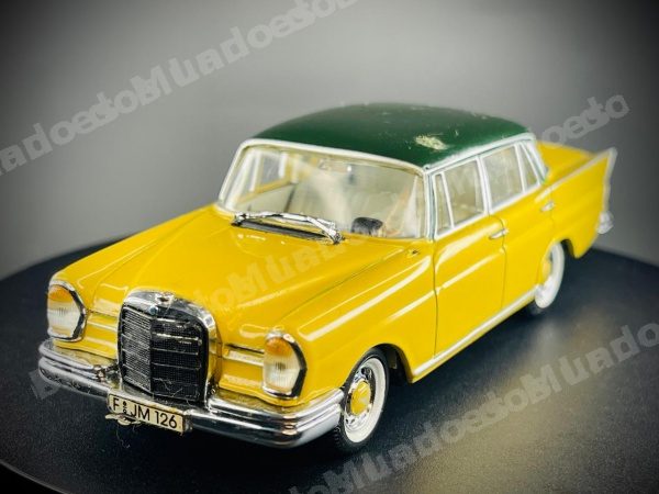 Mercedes 220 em leilão em Petrópolis/RJ