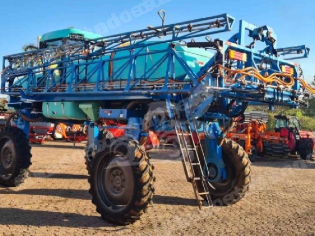 Máquina agrícola em leilão em Itaberá/SP