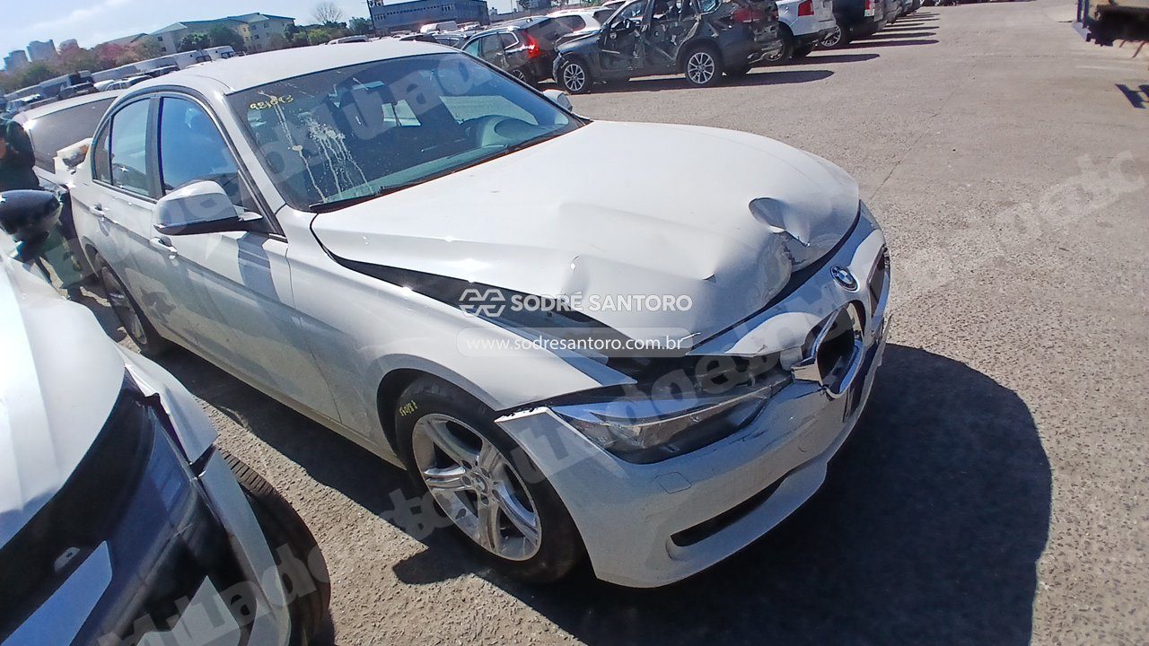 Bmw 320 2015 em leilão em Brasil