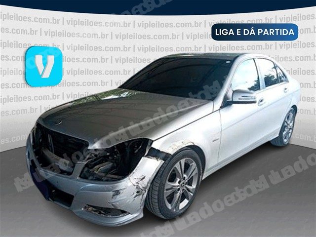 Mercedes 2012 em leilão em Brasil