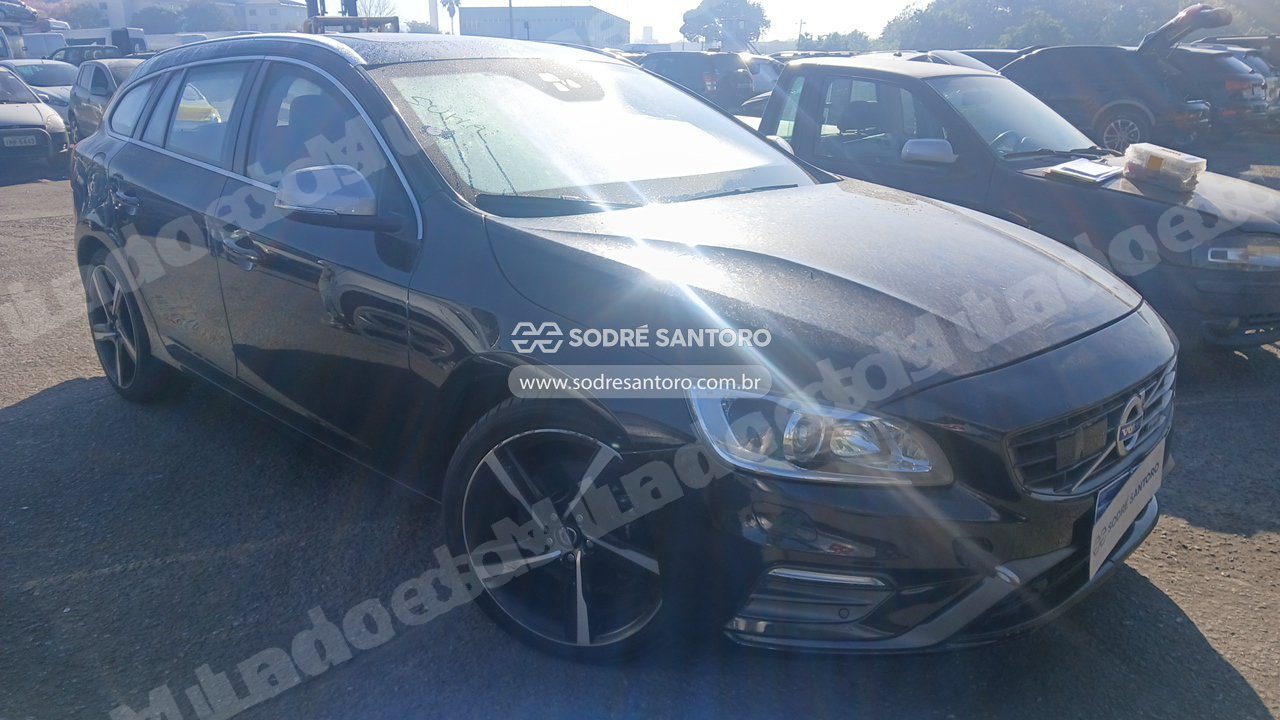 Volvo V60 3.0 T6 R-Des 2015 em leilao em Brasil