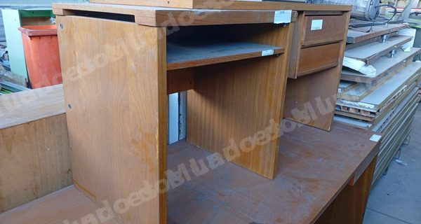 Móveis em leilão em Curitiba/PR - Lote 14