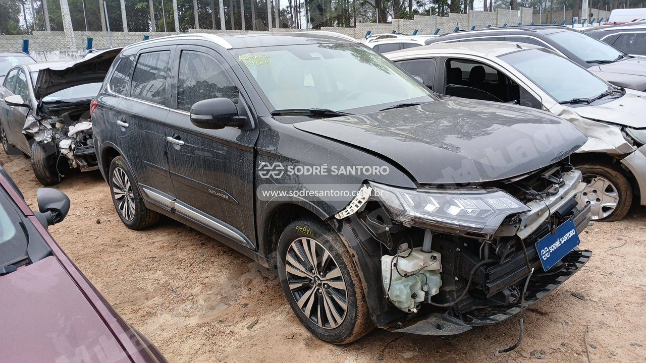 Mitsubishi em leilao em São José dos Pinhais/PR