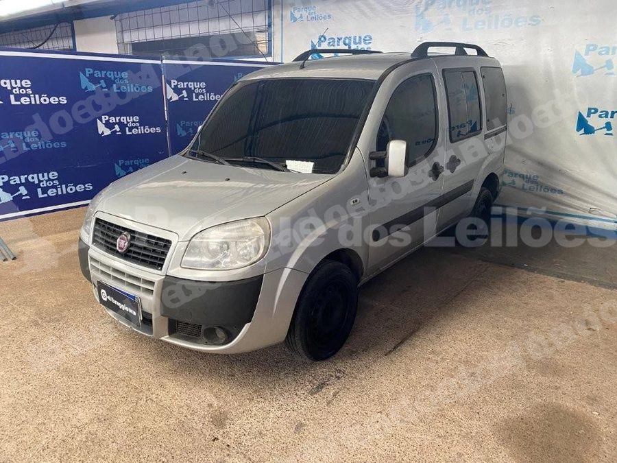 Fiat Doblo 2018 em leilão em Brasil