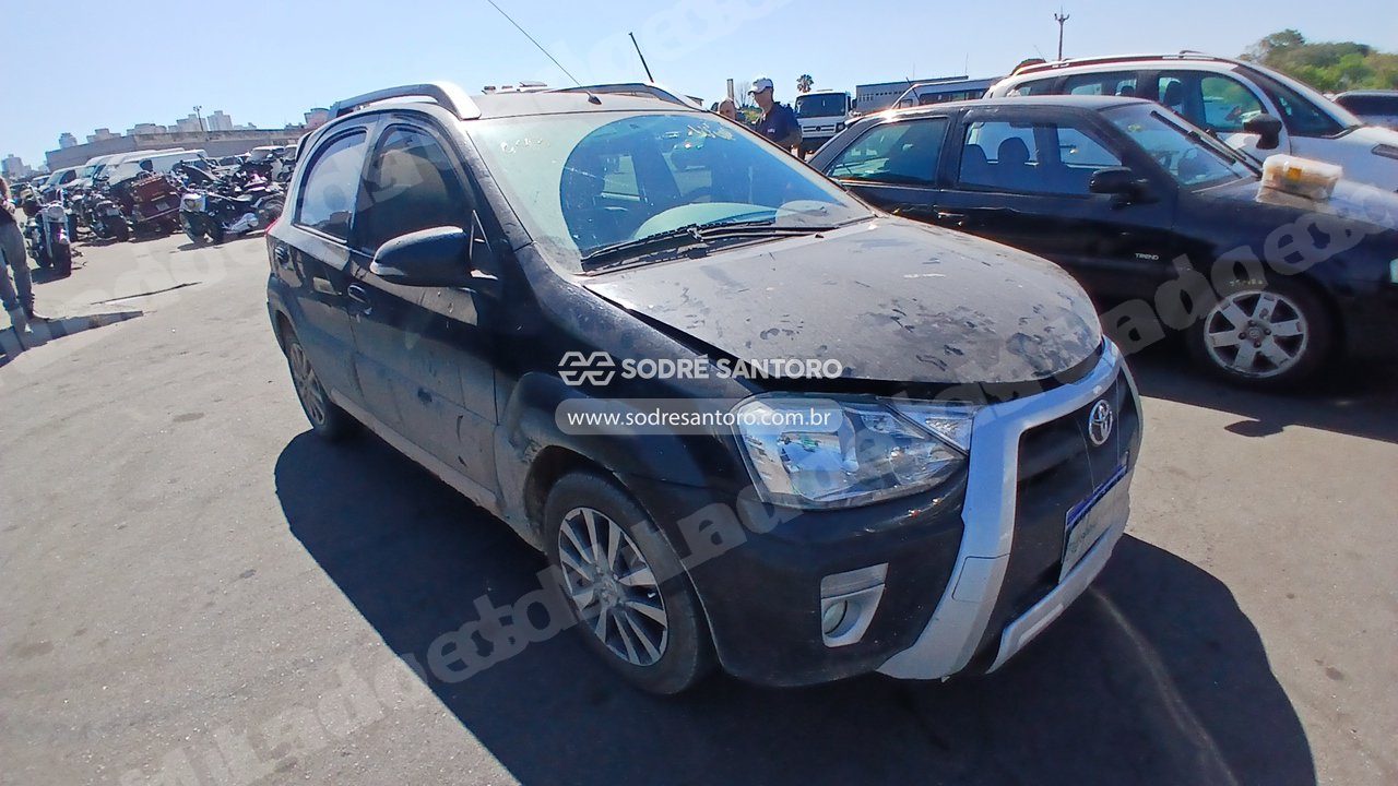 Toyota Etios Hb Cross 2015 em leilao em Brasil