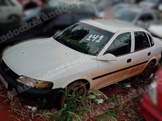 Gm 1999 em leilao em Vargem Grande do Sul/SP