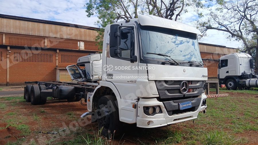 Mercedes-Benz Atego 2429 2013 em leilão em Sertãozinho/SP