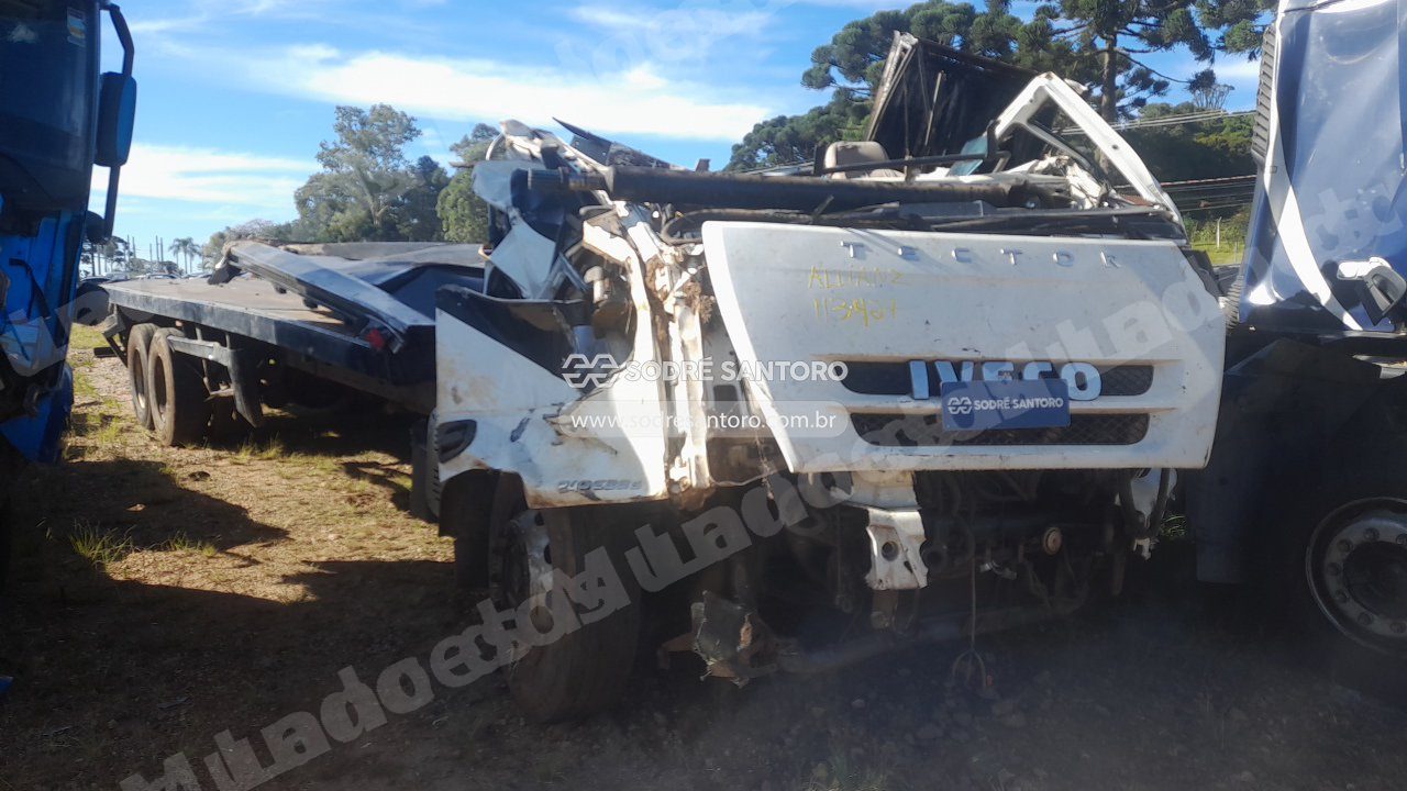 Iveco Tector 240E28S 2016 em leilao em São José dos Pinhais/PR