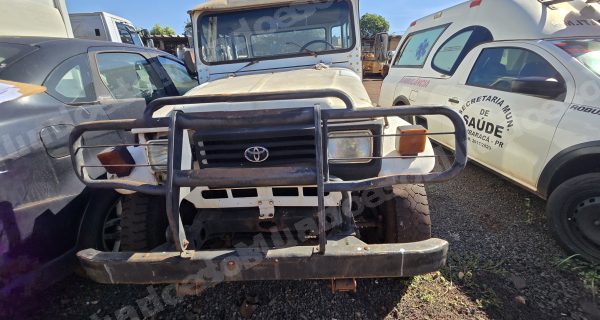 Toyota 2000 em leilão em Itambaracá/PR