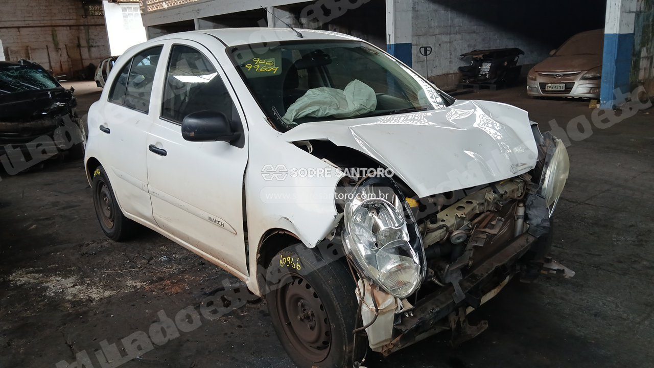 Nissan March 10 Flex 2014 em leilao em Ribeirão Preto/SP