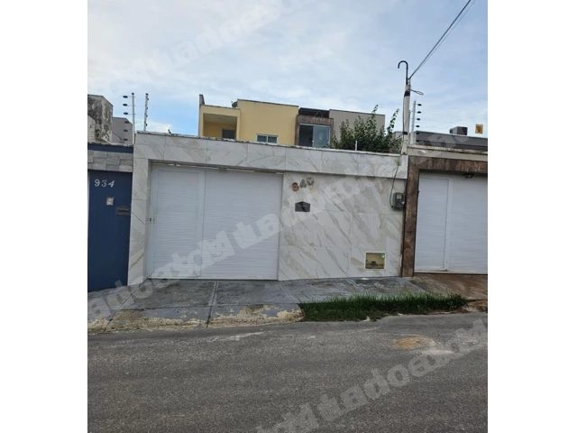 Casa de 140 m2 em leilão em Eusébio/CE