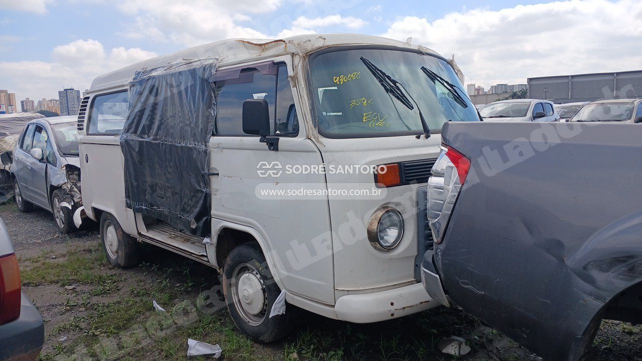 Volkswagen Kombi 2010 em leilão em Brasil
