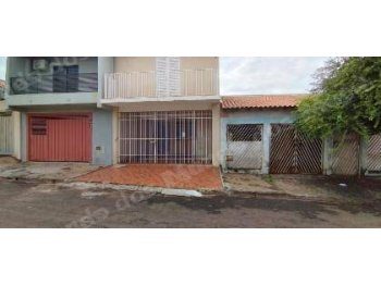 Imovel de 101 m2 em leilao em Assis/SP