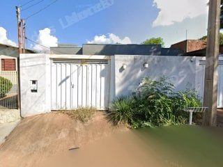 Casa de 57 m2 em leilão em Álvares Machado/SP