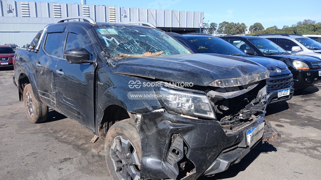 Nissan Frontier Plt 2023 em leilao em Brasil