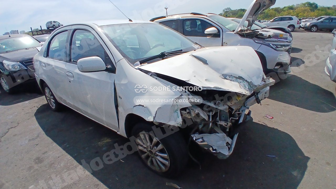Toyota Etios Sd Xls 2013 em leilao em Brasil