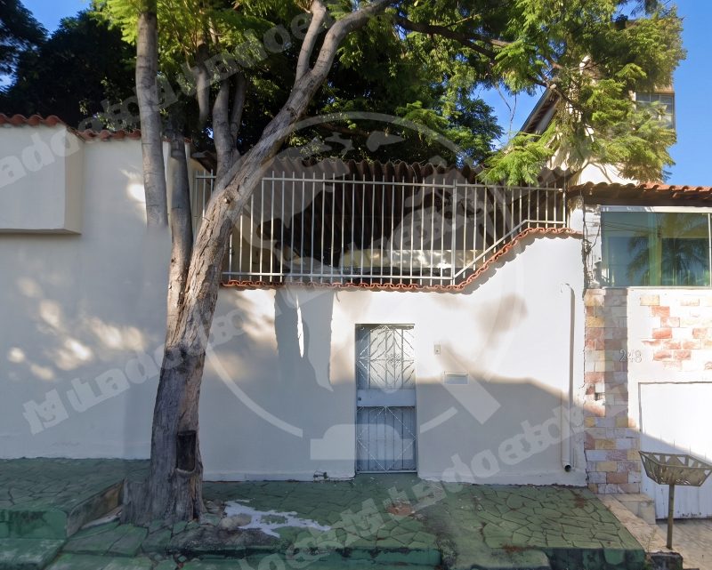 Casa em leilao em Luzia/MG