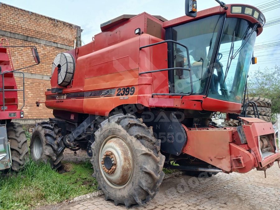 Máquina agrícola 2012 em leilão em Rosário do Sul/RS