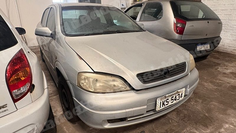 Gm 2002 em leilao em Brasil - Lote 1