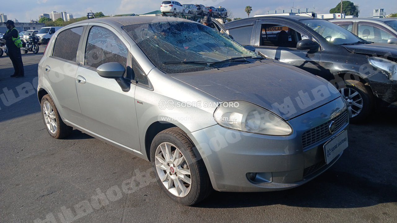 Fiat Punto Essence 1.6 2011 em leilão em Brasil