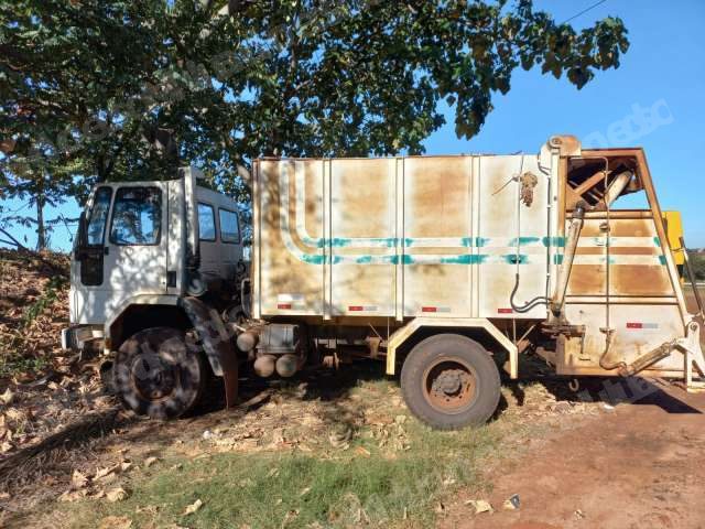 Ford em leilao em Brasil