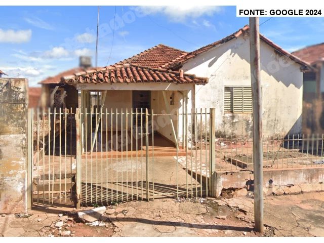 Casa de 140 m2 em leilão em Estrela d'Oeste/SP