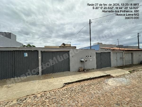 Casa em leilao em E/MG