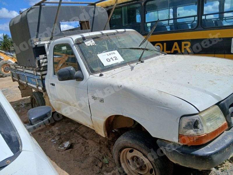 Ford em leilao em BA
