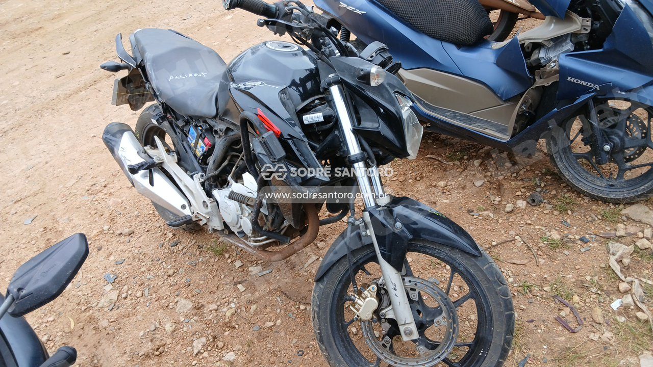 Honda Cb 250F Twister 2016 em leilao em São José dos Pinhais/PR