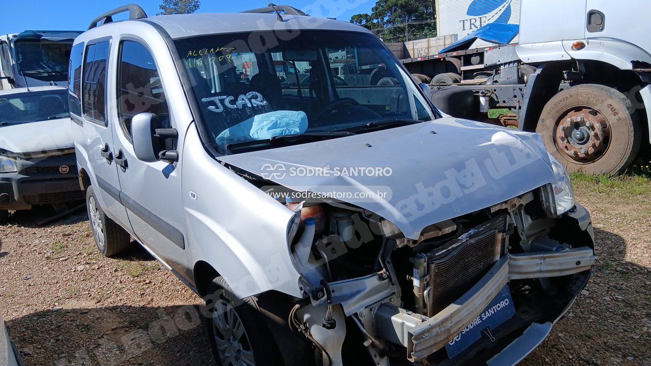 Fiat Doblo Essence 1.8 2016 em leilão em São José dos Pinhais/PR