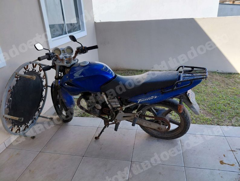 Honda Cbx250 2004 em leilão em Passo de Torres/SC