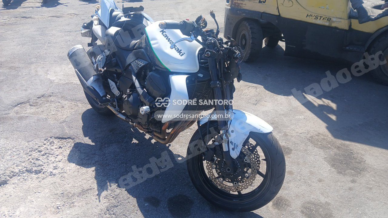 Kawasaki Z750 2010 em leilão em Brasil