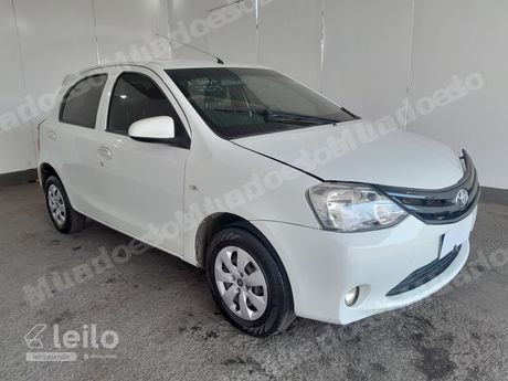 Toyota Etios em leilão em Aparecida de Goiânia/GO - Lote 1