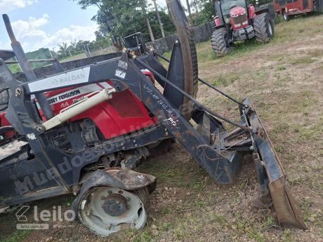 Máquina agrícola em leilão em Benevides/PA