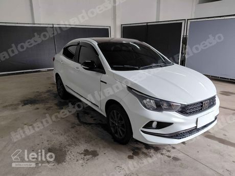 Fiat Cronos em leilão em Alvorada/RS