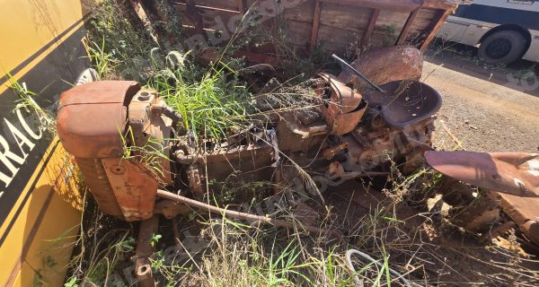 Máquina agrícola em leilão em Itambaracá/PR - Lote 8
