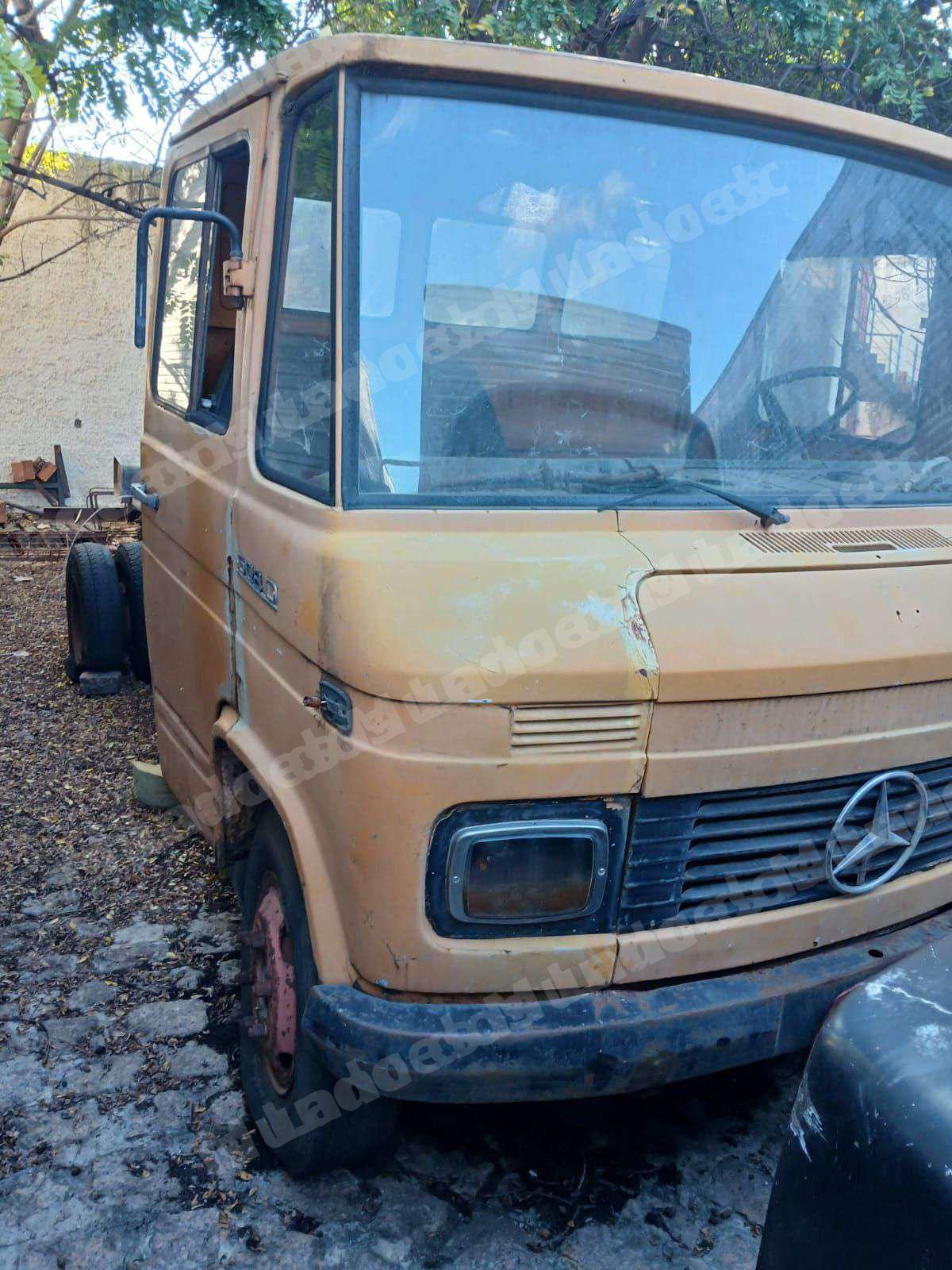 Mercedes em leilao em Brasil